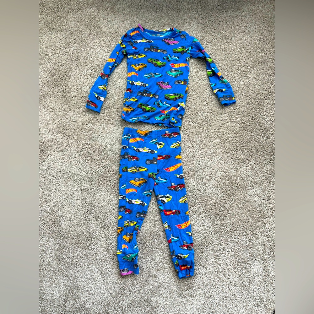 Posh Peanut x Hot Wheels 2022 collection - 3T